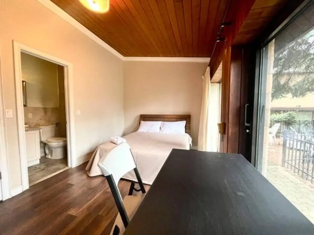 Vihome-368- Quiet House Near Bayview Village And Subway Toronto