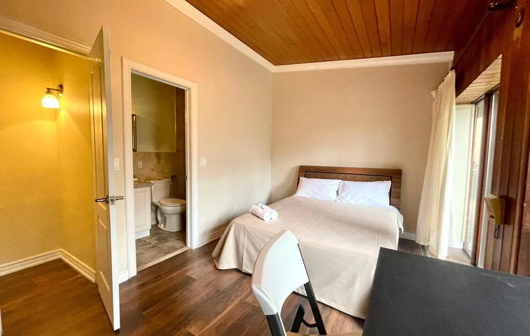 Vihome-368- Quiet House Near Bayview Village And Subway Toronto 0*,  Kanada