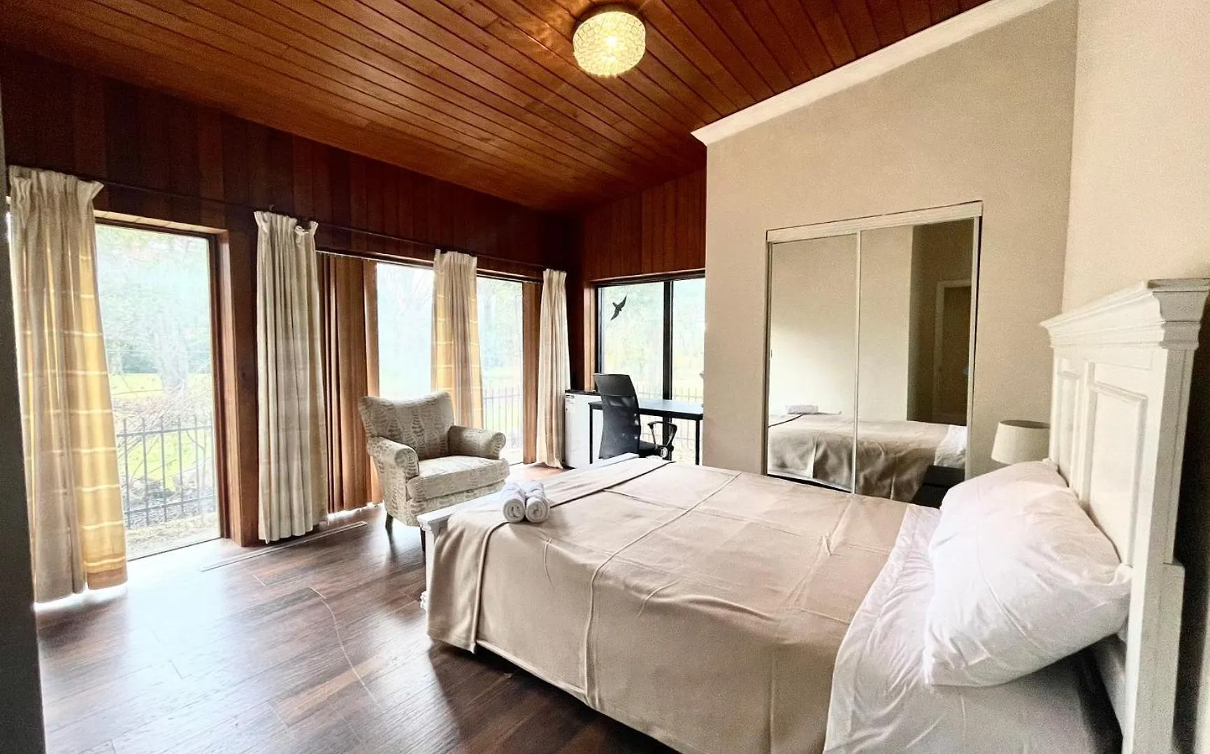 Vihome-368- Quiet House Near Bayview Village And Subway Toronto